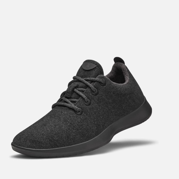 Allbirds all black with gray laces wool runners - Picture 5 of 8